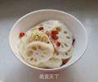 一味小配料的加入,令酸辣脆香的【炝莲菜】别有一番风味的做法步骤:6