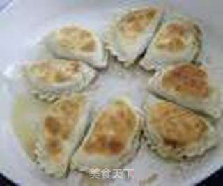 私房窍门做出酥脆软糯的春季传统美食——虾皮韭菜盒子的做法步骤:20