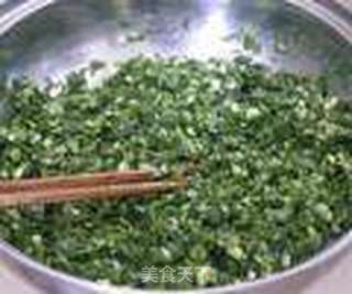 私房窍门做出酥脆软糯的春季传统美食——虾皮韭菜盒子的做法步骤:8