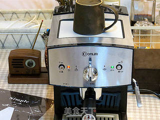 #东菱意式咖啡机试用#最受女生欢迎的咖啡【摩卡咖啡】的做法步骤：1