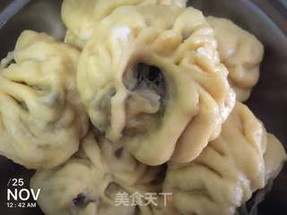 猪肉圆白菜木耳包子的做法步骤:3