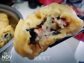 猪肉圆白菜木耳包子的做法步骤:4