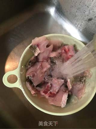 酸菜鱼的做法步骤:2