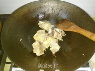 牛骨西红柿黄豆煲的做法步骤:6