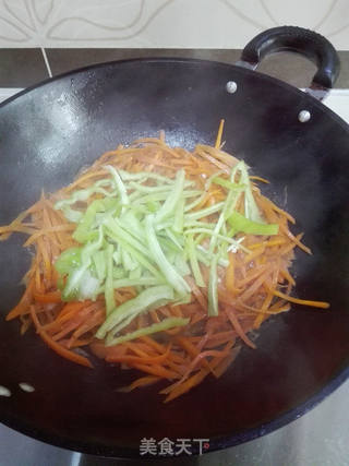 #快手懒人餐#赤味噌炒胡萝卜丝的做法步骤:6