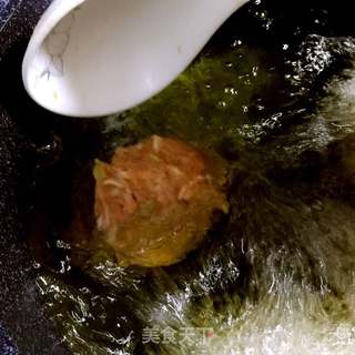 红烧狮子头的做法步骤:9