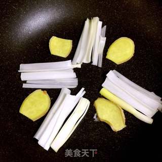红烧狮子头的做法步骤:13