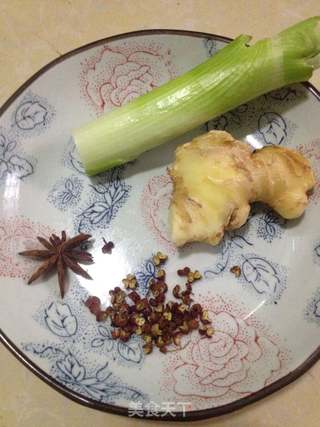 川味蒜泥白肉的做法步骤:2
