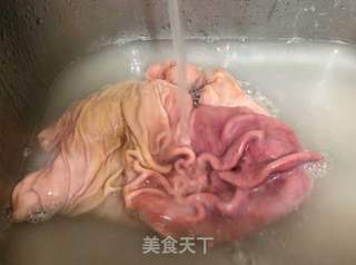 坤博砂锅莲子猪肚汤煲的做法步骤:3