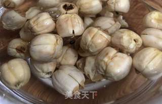 坤博砂锅莲子猪肚汤煲的做法步骤:8