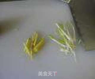 【电饭煲也能做饭店菜】清蒸鲈鱼的做法步骤:5