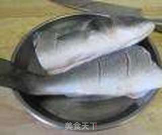 【电饭煲也能做饭店菜】清蒸鲈鱼的做法步骤:6