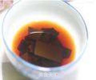 给妈妈用心熬制补血益气、滋补养颜的——阿胶枣的做法步骤:2