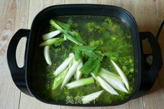 青椒串串火锅的做法步骤:6