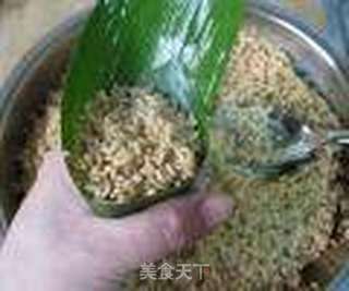鲜肉三角粽的做法步骤:8
