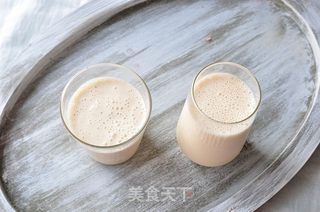 香蕉黄桃奶昔的做法步骤:8