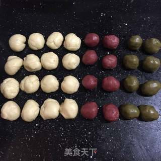 快手懒人餐~~蛋黄酥的做法步骤:11