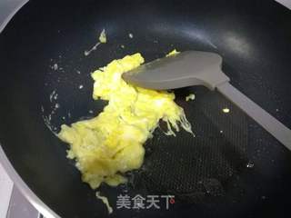 五彩菠萝炒饭-快手懒人餐的做法步骤:4