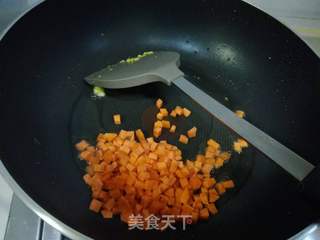 五彩菠萝炒饭-快手懒人餐的做法步骤：5