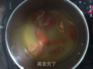 西红柿瘦肉煮面的做法步骤：1