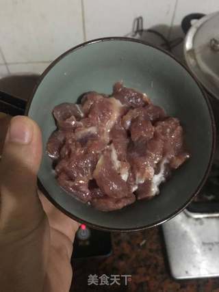西红柿瘦肉煮面的做法步骤:2