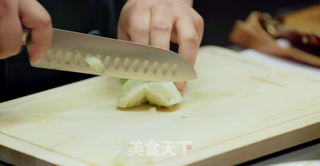 炙烤大王扇贝柱配甜橙和茴香根沙拉的做法步骤:2
