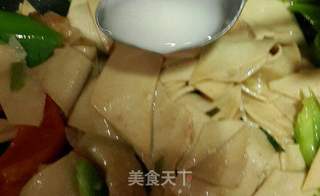 东北尖椒干豆腐的做法步骤:11