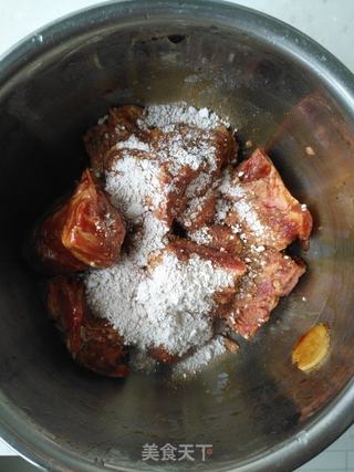 香芋蒸排骨的做法步骤:2