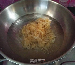 东北酸菜熘肥肠的做法步骤:4