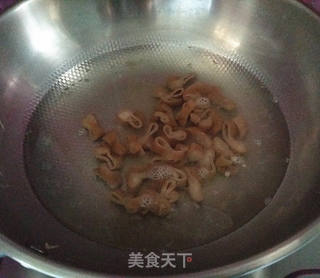 东北酸菜熘肥肠的做法步骤:5