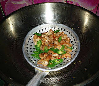 东北酸菜熘肥肠的做法步骤:6
