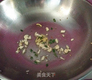 东北酸菜熘肥肠的做法步骤:7