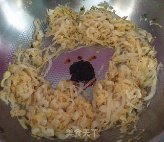 东北酸菜熘肥肠的做法步骤:9