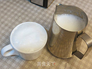 #东菱意式咖啡机试用#覆盖着丰富牛奶泡沫的咖啡【卡布奇诺】的做法步骤：9