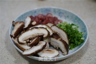 香菇磷虾炒饭的做法步骤:3