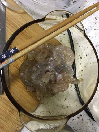 大虾蛋饺的做法步骤：2