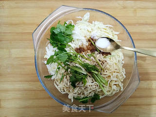 白菜心拌豆丝的做法步骤:6