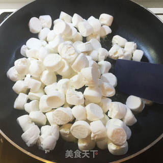 三色奶香牛轧糖 原味可可味抹茶味的做法步骤:6