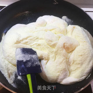 三色奶香牛轧糖 原味可可味抹茶味的做法步骤:8