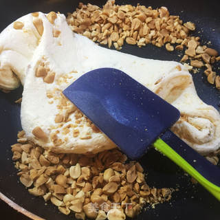 三色奶香牛轧糖 原味可可味抹茶味的做法步骤:9