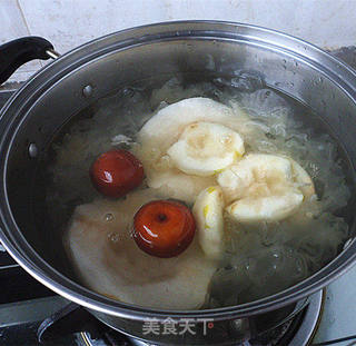 银耳炖梨的做法步骤:5
