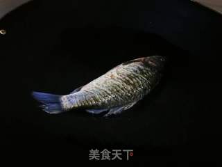 奶白鲫鱼汤的做法步骤:3