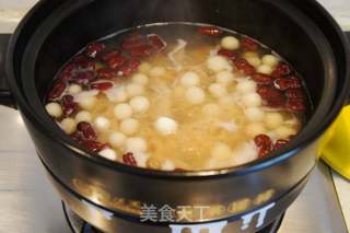 酒酿莲藕圆子蛋花汤的做法步骤:7