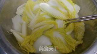 美味营养的大白菜胡萝卜饺子的做法步骤:3