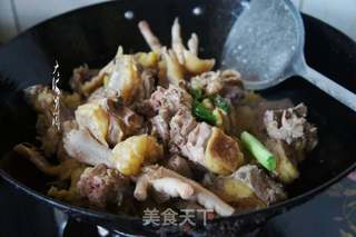 小鸡炖蘑菇的做法步骤:4