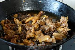 小鸡炖蘑菇的做法步骤:7