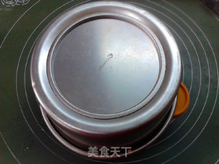 红糖桂圆戚风蛋糕的做法步骤:17