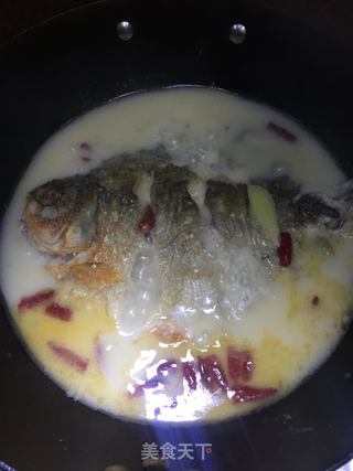 鲜香鲳鱼汤的做法步骤:5