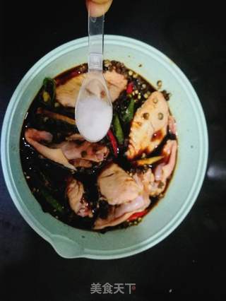 吮指鸡翅系列——可乐麻辣鸡翅的做法步骤:6