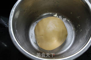 风炉广式豆沙月饼的做法步骤:8